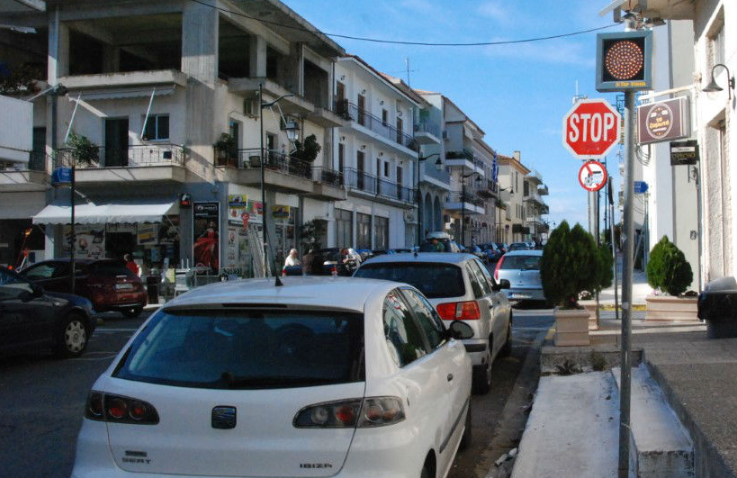 Προειδοποιητικά φανάρια σε διασταυρώσεις της Καλαμάτας 12