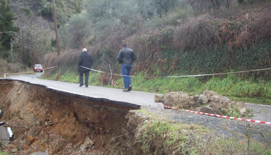 Ζημίες από κατολισθήσεις στην περιοχή της Αλαγονίας 37