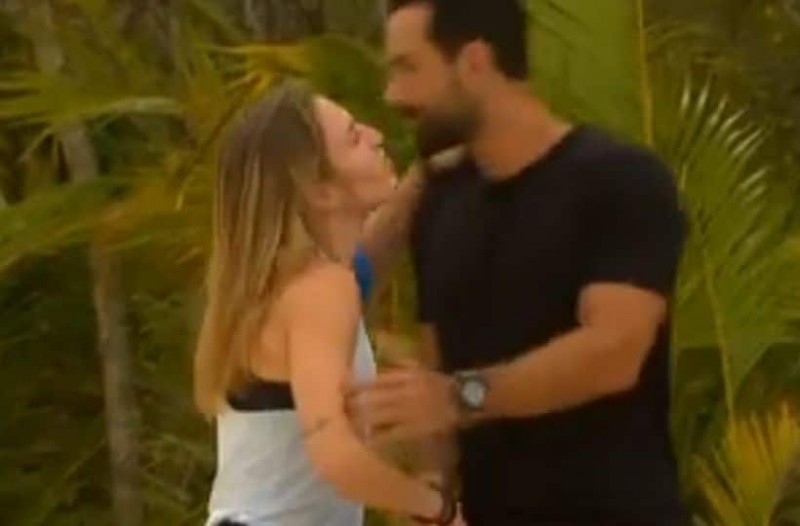 Survivor: Επέστρεψε ο τυφώνας Κατερίνα Δαλάκα! Η είσοδος της στο παιχνίδι! (video) 6