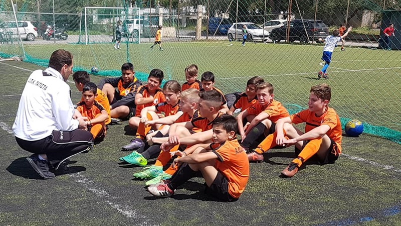 Ρόη Πετροπούλου: Δωρεάν ποδολογικός έλεγχος στους αθλητές της Ακαδημίας ποδοσφαίρου Πατίστα 7