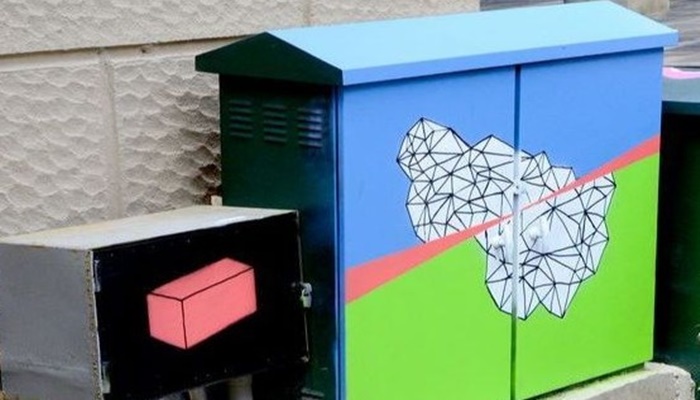 Ο δήμος Αθηναίων καλεί τους καλλιτέχνες να ζωγραφίσουν τα κουτιά του ΟΤΕ 1