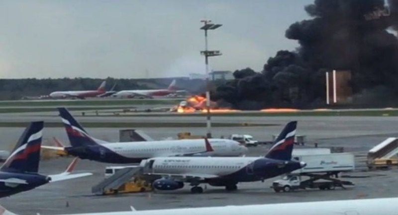Ρωσία: 41 οι νεκροί ‑ Σοκαριστικό βίντεο μέσα από το φλεγόμενο αεροπλάνο 5