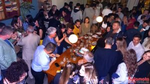 Ο Βασίλης Τζαμουράνης στο πάρτυ του Πρότυπου Δήμου 55