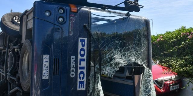 Ανατροπή αστυνομικής κλούβας από Αθήνα για Καλαμάτα με 13 τραυματίες 3