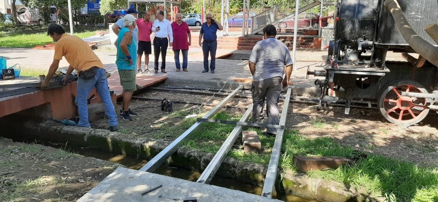 Ράμπα στο πάρκο σιδηροδρόμων για μαμάδες αλλα και για ΑΜΕΑ