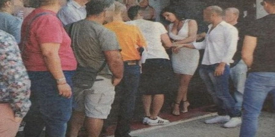 Ατελείωτες ουρές από Έλληνες για να συμμετάσχουν σε ταινίες ποpνό 5