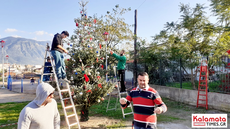 Οι γειτονιές της Καλαμάτας στολίζονται για τα Χριστούγεννα (photos) 10