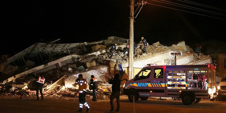 Τουρκία φονικός σεισμός: 22 νεκροί και 1.130 τραυματίες 1