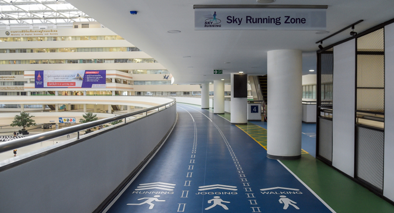 "Sky Running": Στίβος εντός κρατικού κτιρίου στην Μπανγκόκ! 9
