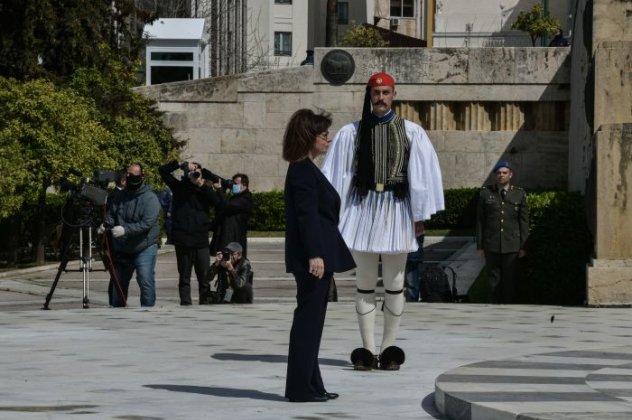 25η Μαρτίου χωρίς παρελάσεις – Κατάθεση στεφάνων και μαχητικά στον αέρα (φωτό & βίντεο) 11