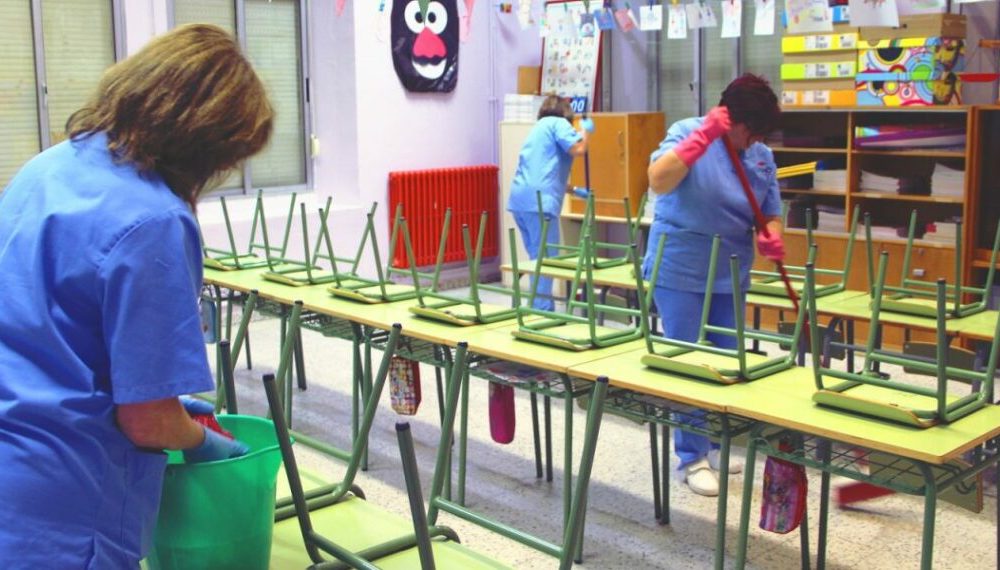Μονιμοποίηση συμβασιούχων και νέες προσλήψεις στη σχολική καθαριότητα ζητά το ΚΚΕ Μεσσηνίας 21