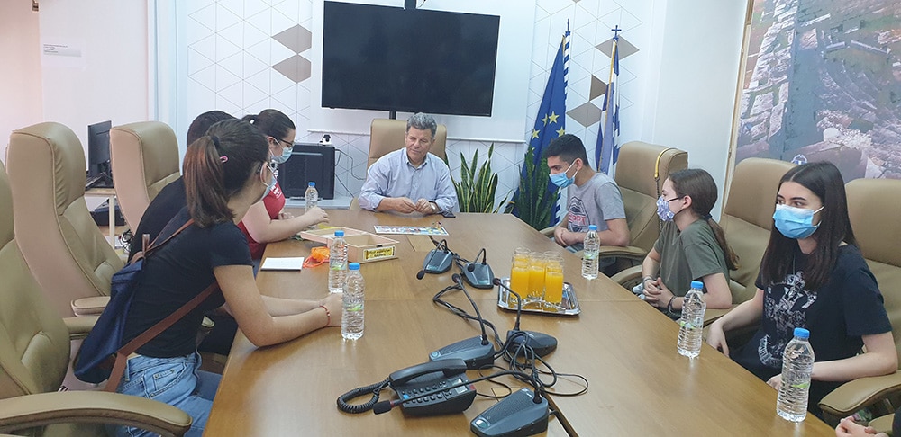 Η ομάδα επιχειρηματικότητας του 1ου Γυμνασίου Καλαμάτας στο Διοικητήριο της Π.Ε. Μεσσηνίας 20 Ομάδα επιχειρηματικότητας 1ου Γυμνασίου Καλαμάτας