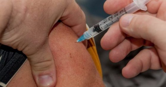 Ενθαρρυντικά τα πρώτα αποτελέσματα από το εμβόλιο της Οξφόρδης