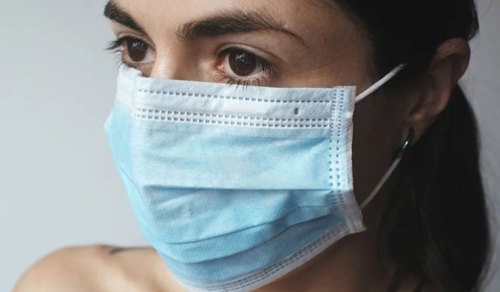 Κορωνοϊός: Γιατί όσοι έχουν κάνει εμβόλιο θα πρέπει να συνεχίσουν να φοράνε μάσκα 9