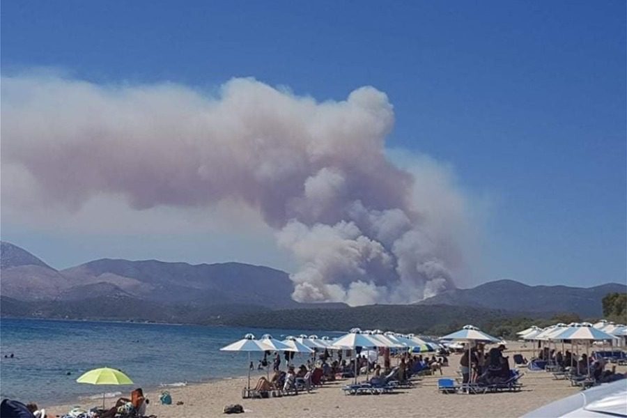 Φωτιά στη Μάνη - Εκκενώθηκαν πέντε οικισμοί - Βίντεο δείχνει την πύρινη κόλαση 1