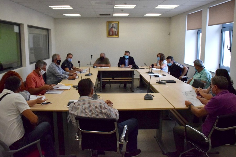 εκτακτη σύσκεψη στο δήμο καλαμάτας για την αναμενόμενη κακοκαιρία 1
