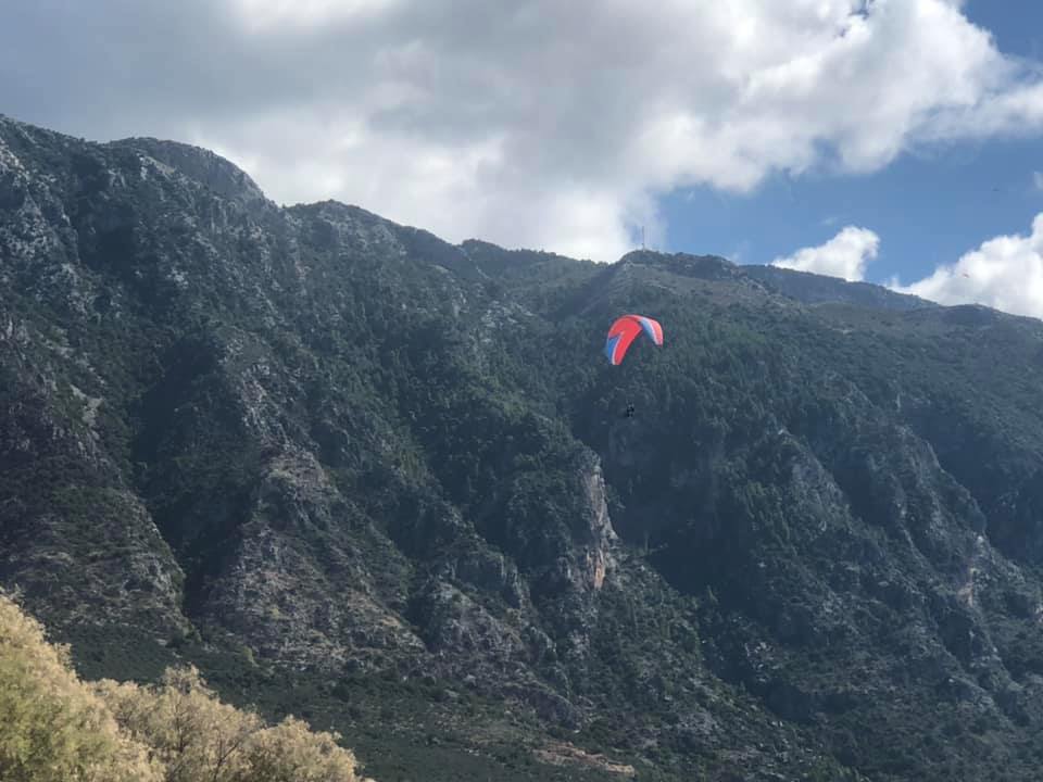 Ο Δήμαρχος Καλαμάτας πέταξε με αλεξίπτωτο πλαγιάς 14