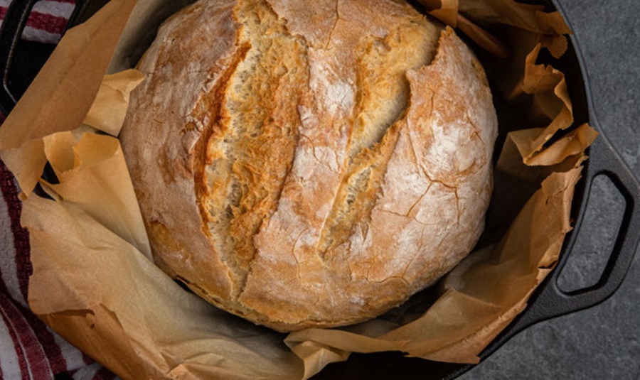 Συνταγή για το πιο γρήγορο χωριάτικο ψωμί - Στη γάστρα, δεν χρειάζεται ζύμωμα 1