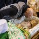 Απίστευτες εικόνες στη Σερβία: Πιστοί φιλούν τη σορό του Πατριάρχη Ειρηναίου που πέθανε από κορονοϊό (pics) 17