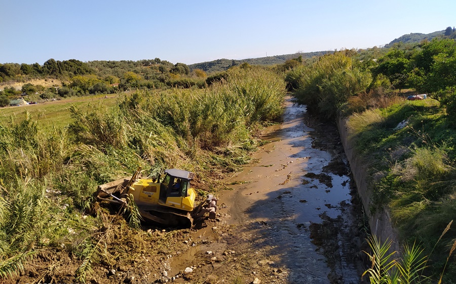 Εργασίες καθαρισμού στα ρέματα της Μεσσηνίας προς αποτροπή πλημμυρικών φαινομένων 3