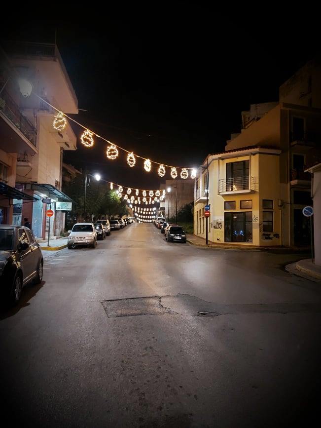 Η Καλαμάτα φόρεσε τα γιορτινά της και εντυπωσιάζει (fotos) 40