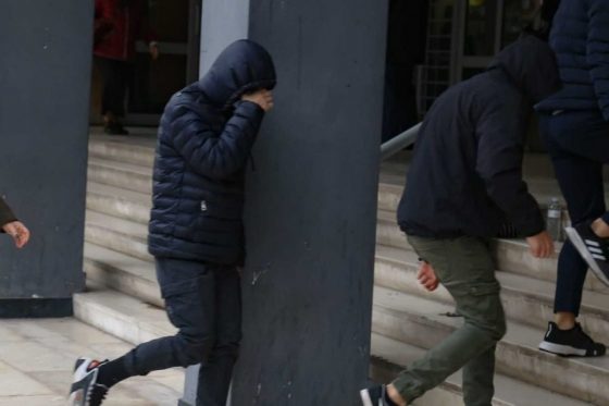 Θεσσαλονίκη: Ελεύθεροι οι 7 ανήλικοι για τον βιασμό της 14χρονης