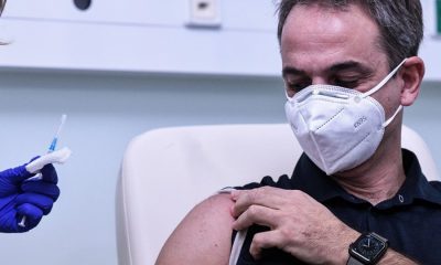 Κορονοϊός - εμβόλιο: Νοσηλεύτρια απαντά στους συνωμοσιολόγους για τον «ορό στο φιαλίδιο» 24