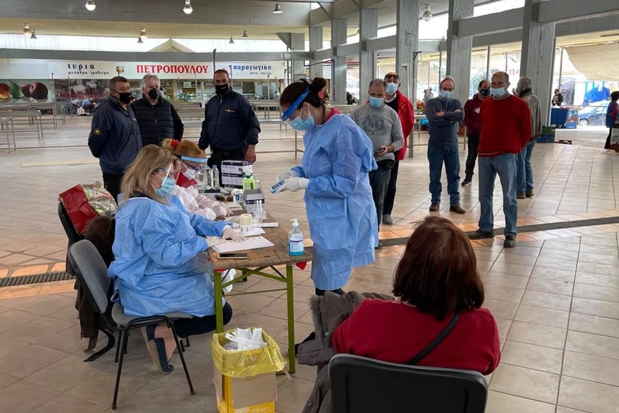 Αρνητικά όλα τα rapid test στην Κεντρική Αγορά Καλαμάτας 5