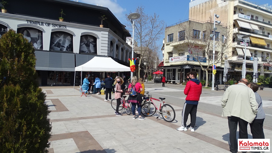 Εντυπωσιακή η προσέλευση του κόσμου στην Καλαμάτα για rapid test 28