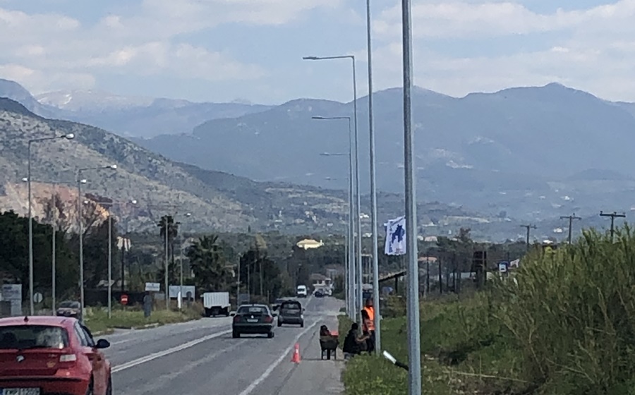 Τοποθετήθηκαν οι στύλοι για το έργο ηλεκτροφωτισμού στον εθνικό δρόμο Ασπρόχωμα - Μεσσήνη 18