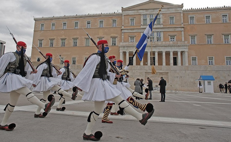 Δείτε live τη παρέλαση για τα 200 χρόνια από το 1821 1