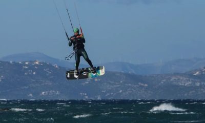 Τραυματίστηκε άνδρας που έκανε kitesurf στην Πύλο 1