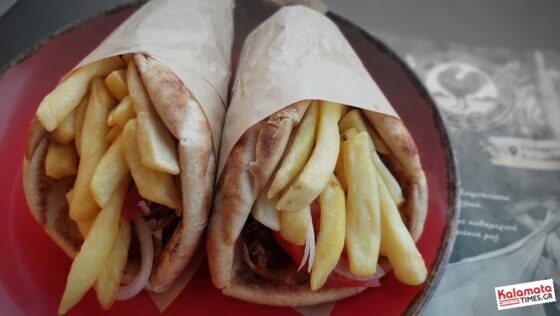 Bonjour: Μπουγάτσα Θεσσαλονίκης και τα πιο πολυσυζητημένα burgers στο ιστορικό κέντρο Καλαμάτας 27