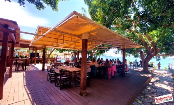 Akti beach bar: Στα πιο γαλανά νερά με τα best cocktails… πάντα με τροπική διάθεση! 18