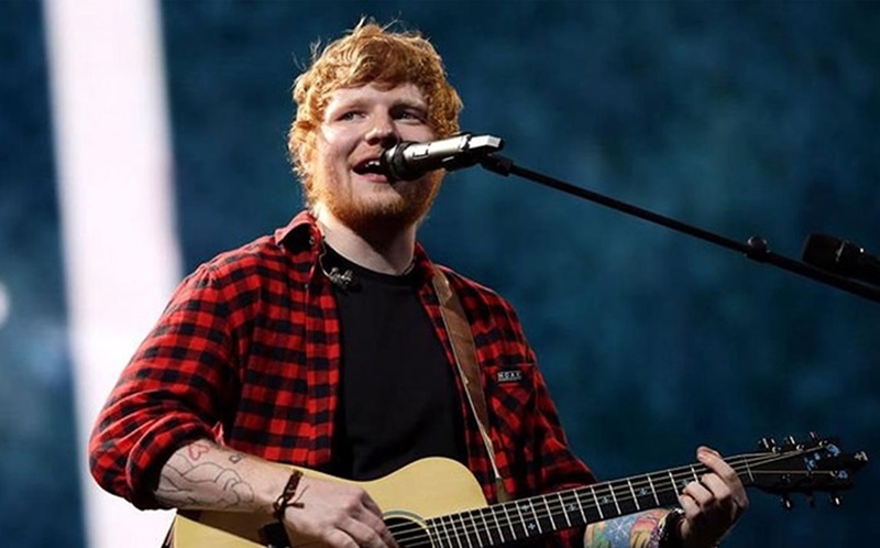 Διακοπές στη Μάνη για τον pop star Ed Sheeran 3