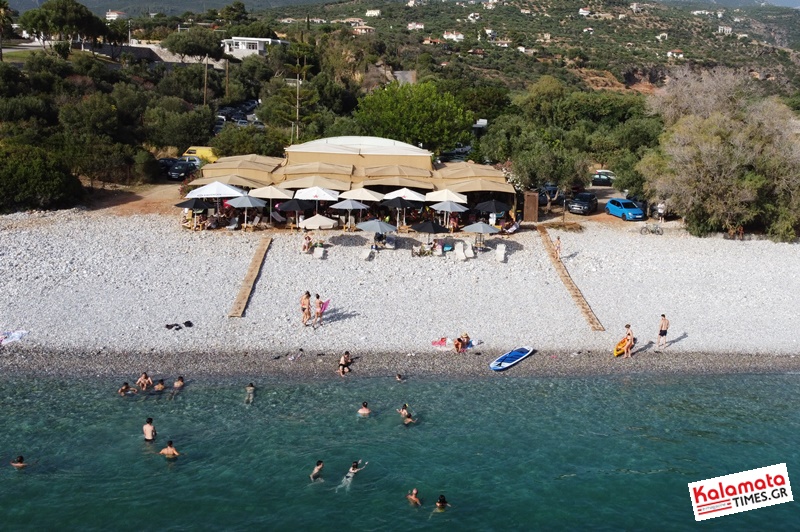 Hobo beach bar: Σταθερή καλοκαιρινή αξία για διασκέδαση από το πρωί μέχρι το βράδυ 7