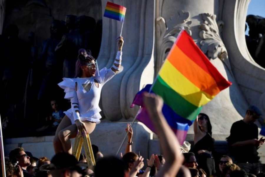 Ουγγαρία: Aπαγορεύει με νόμο να προωθείται η ομοφυλοφιλία 7