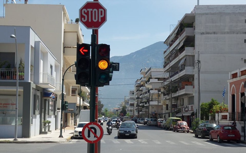 Αντικατάσταση και συντήρηση φωτεινών σηματοδοτών στην Καλαμάτα 1