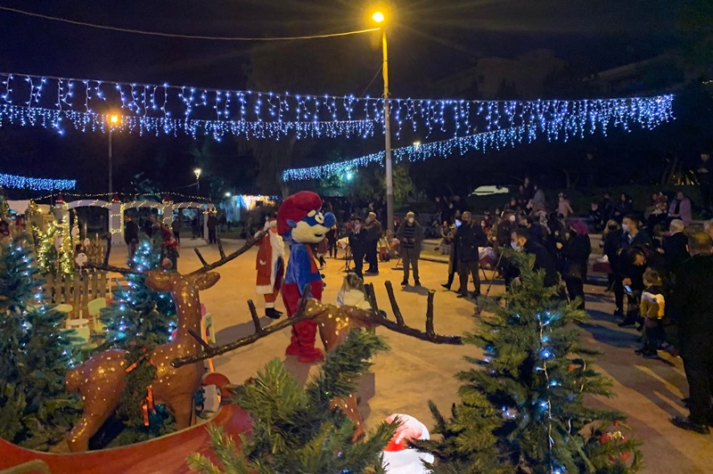 Άνοιξε τις πύλες του ο Χριστουγεννιάτικος Σταθμός του Αϊ Βασίλη στο Δημοτικό Πάρκο Σιδηροδρόμων 7