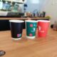 «Πράσινο» τέλος: Από σήμερα δέκα λεπτά ακριβότερος ο καφές σε πλαστικό ποτήρι 2