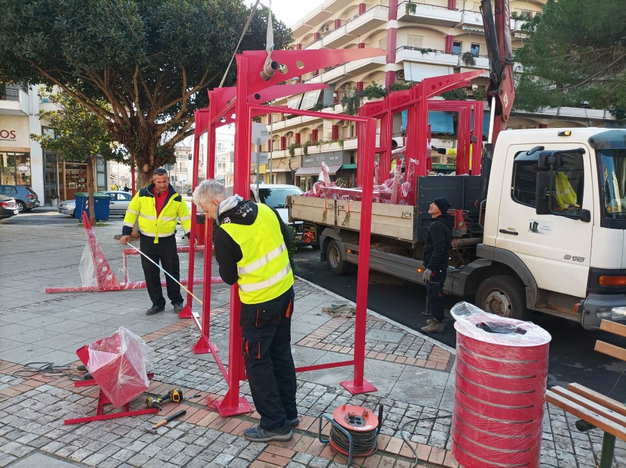 ξεκίνησε η εγκατάσταση 27 «έξυπνων στάσεων» στην καλαμάτα 4