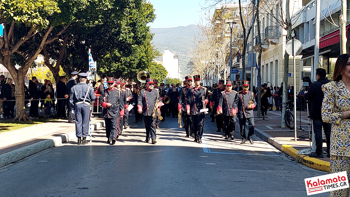 Με ανοιξιάτικο καιρό και πλήθος κόσμου η παρέλαση της 25ης Μαρτίου στην Καλαμάτα 28