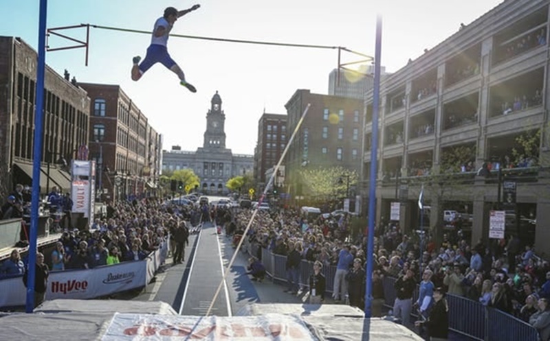 KALAMATA STREET POLE VAULT τον Μάιο στην πλατεία Καλαμάτας 3