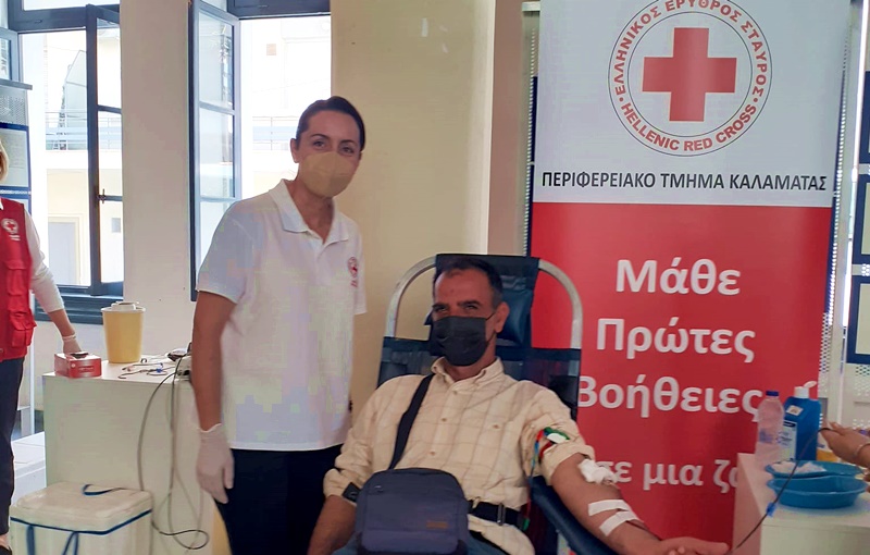 45 φιάλες αίμα συγκεντρώθηκαν στην εθελοντική αιμοδοσία από τον ελληνικό ερυθρό σταυρό καλαμάτας 3