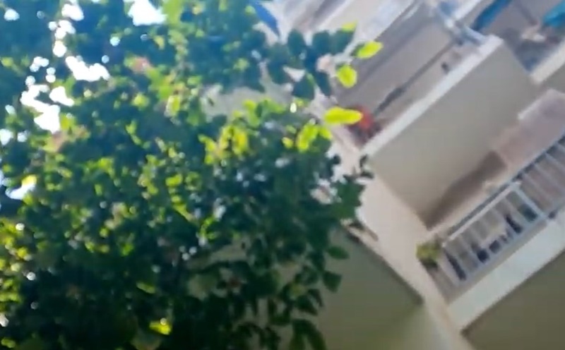 Τραγωδία στο Παγκράτι: Πήγε να μπει στο σπίτι της από το μπαλκόνι, έπεσε και σκοτώθηκε 1