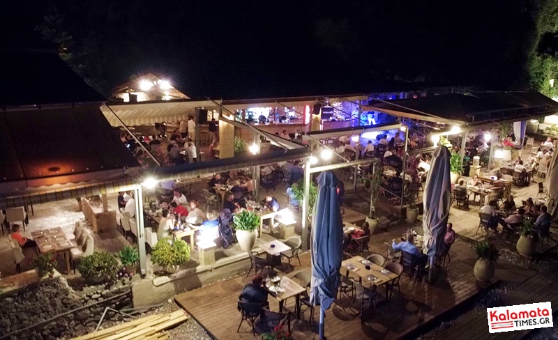 Το Λιθάρι beach - bar μεταμορφώνεται κάθε καλοκαίρι και γίνεται από τις πιο must επιλογές μας 19