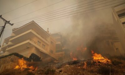 Φωτιά στη Γλυφάδα: Σπίτια έχουν παραδοθεί στις φλόγες 12