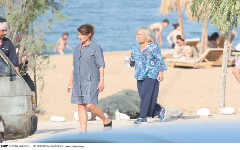 Συνεχίζονται τα γυρίσματα στη Ραφήνα της ταινίας «Γάμος αλά Eλληνικά 3» με τη Νία Βαρντάλος 22 Συνεχίζονται τα γυρίσματα στη Ραφήνα της ταινίας «Γάμος αλά Eλληνικά 3» με τη Νία Βαρντάλος 11