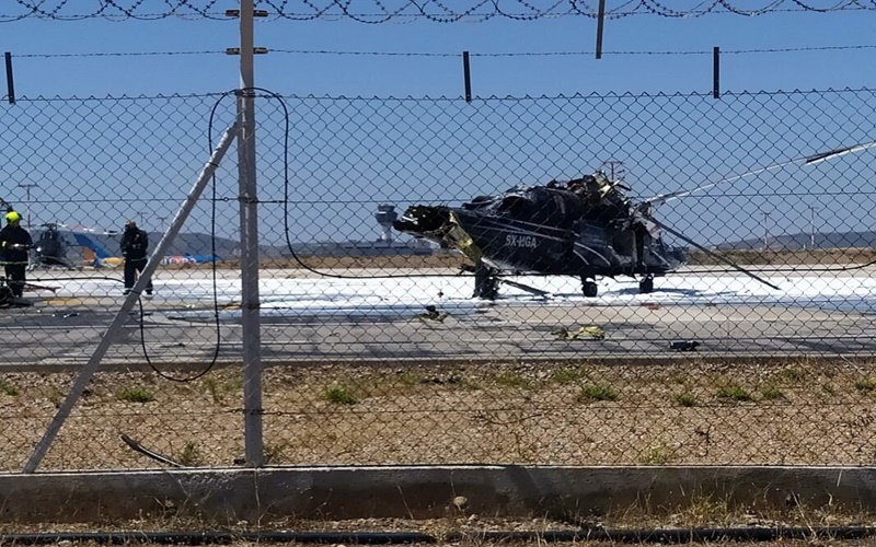Σώος ο πιλότος- Ελικόπτερο έπεσε κατά την απογείωση στο αεροδρόμιο «Ελ.Βενιζέλος» και πήρε φωτιά 1
