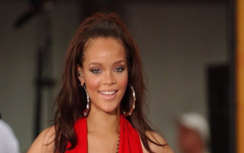 Επίσημα η νεότερη αυτοδημιούργητη γυναίκα δισεκατομμυριούχος στις ΗΠΑ είναι η Rihanna 1